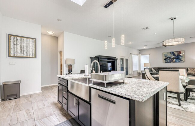 Building Photo - We have a beautiful home fully furnished with 4 bedroom-2 baths