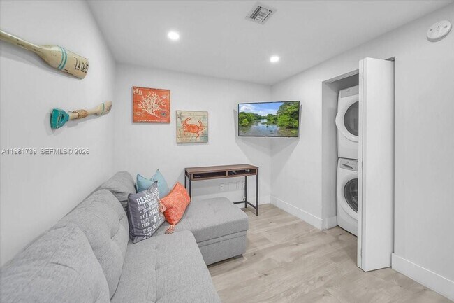 Building Photo - 16385 Biscayne Blvd