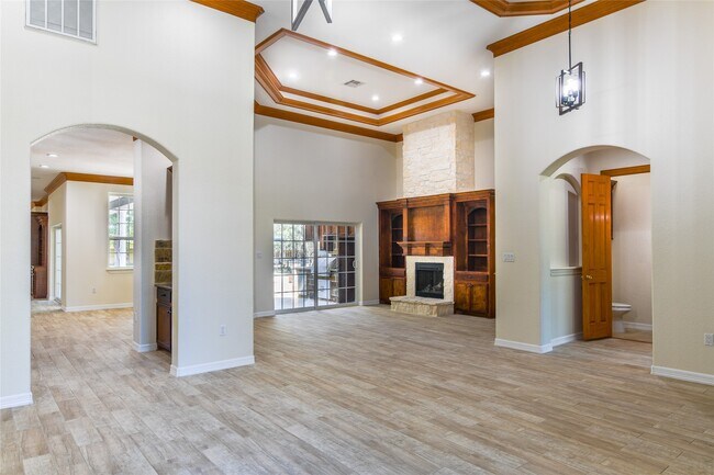 Building Photo - 12446 Willis Waukegan Rd