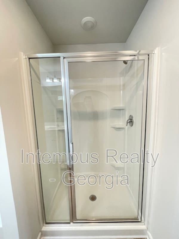 Building Photo - 693 Summerwood Ln