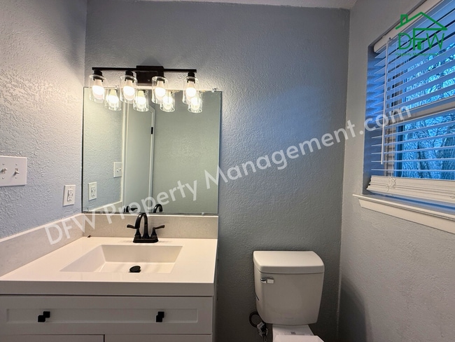 Building Photo - Beautifully Renovated 4-Bedroom Home with Large Backyard in Watauga!