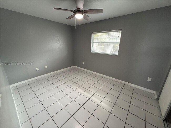 Building Photo - 420 NE 18th Ave