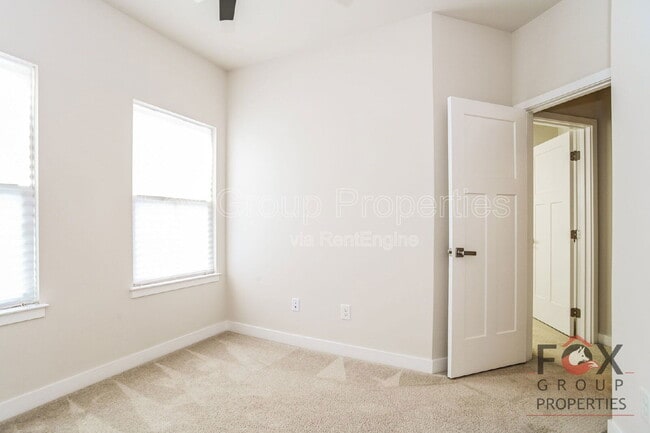 Building Photo - 122 Lanyard Dr