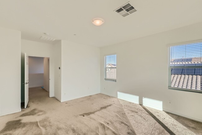 Building Photo - Beautiful 4 bed, 4.5 bath, 3 car garage with full casita!