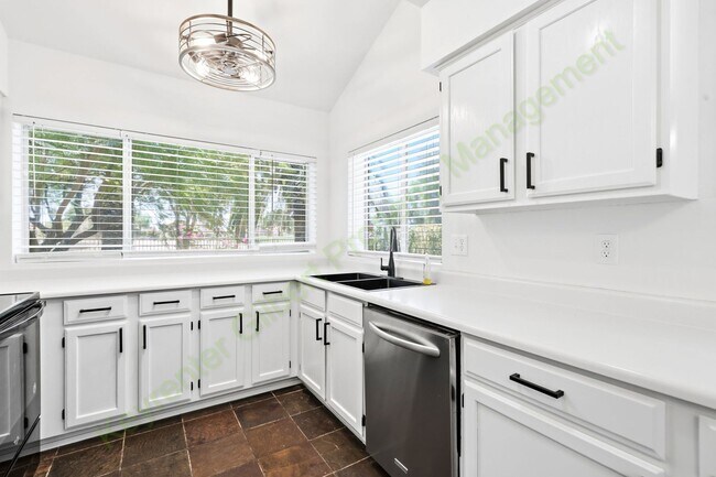 Building Photo - Remodeled Alta Mesa Golf Course Home with Private Balcony and Putting Green