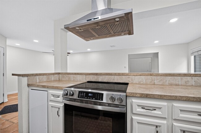 Building Photo - 1344 Chardonnay Dr