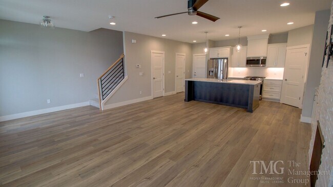 Building Photo - Beautiful 3BD Home in Orchards with Modern, Thoughtful Finishes & a Fenced Yard!