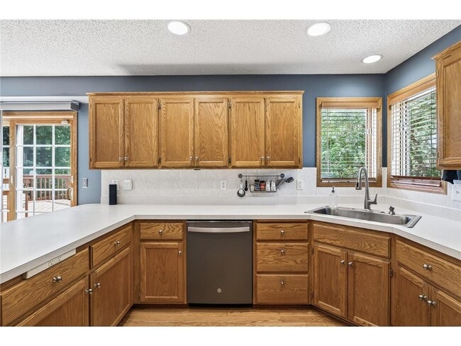 Building Photo - 4133 Sunset Trail N