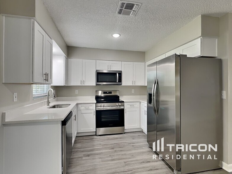 Building Photo - 36437 Bristol Cir