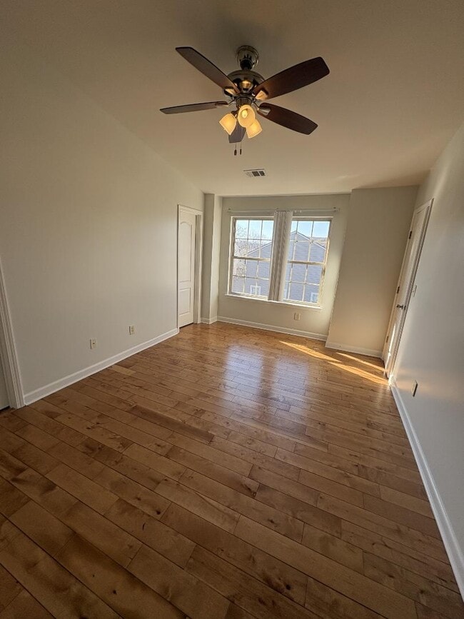 Building Photo - 735 Tulip Grove Rd