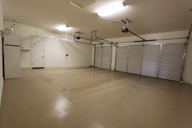 Building Photo - 4 Bedrooms in Granville