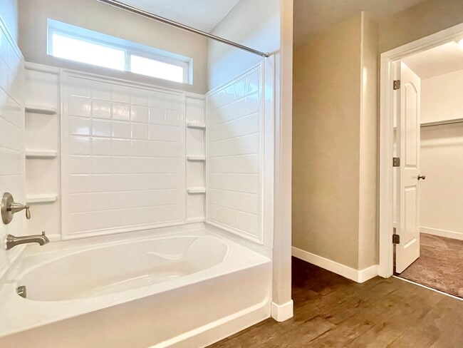 Building Photo - 3037 S Red Pine Dr