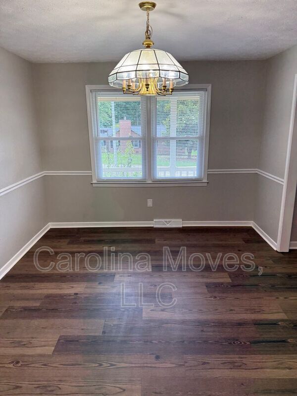 Building Photo - 102 Woodhaven Ct