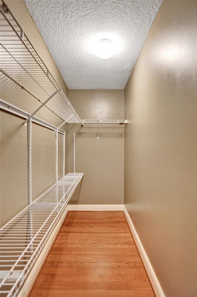 Building Photo - 10442 NW 60th Pl