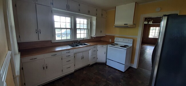 Building Photo - 5546 AR-36