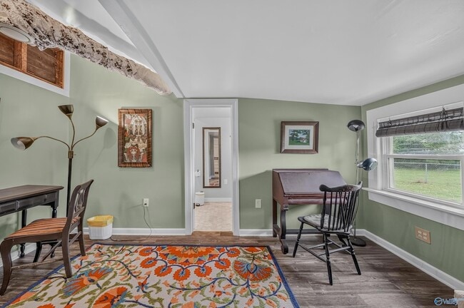 Building Photo - 1231 Oshaughnessy Ave NE
