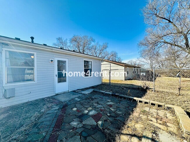 Building Photo - 6206 E 154 Terrace