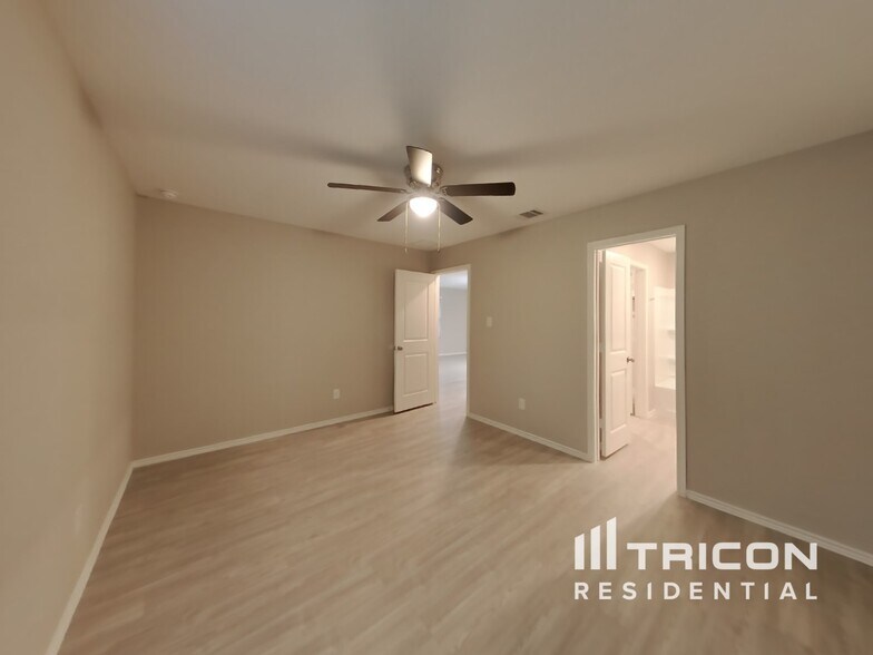 Building Photo - 9603 Littleton Grist