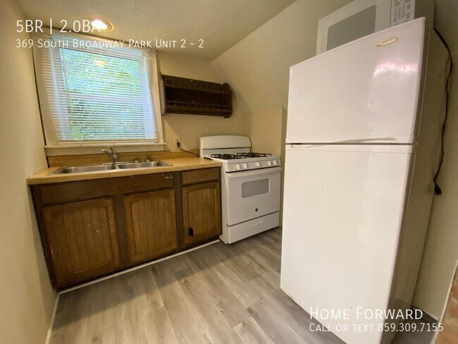 Building Photo - 369 S Broadway Park