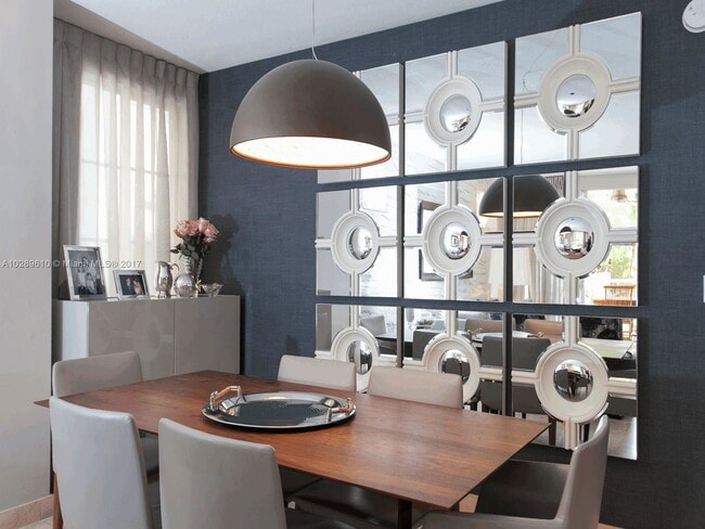 Primary Photo - 140 Meridian Ave