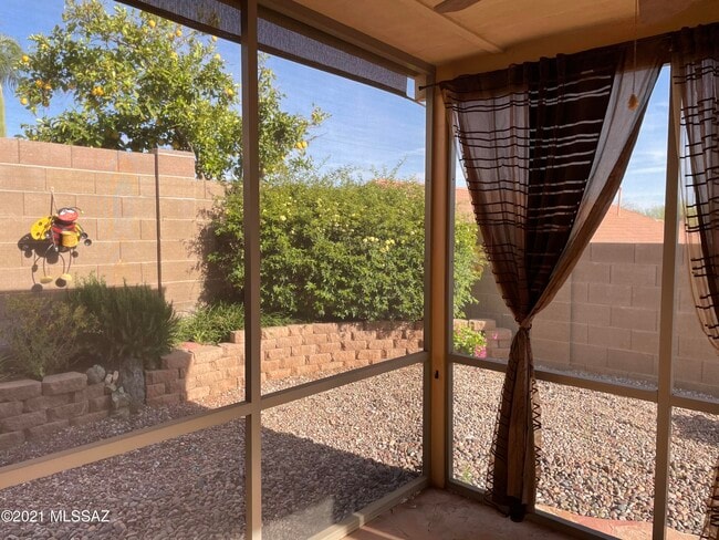 Building Photo - 5579 W Dove Loft Dr
