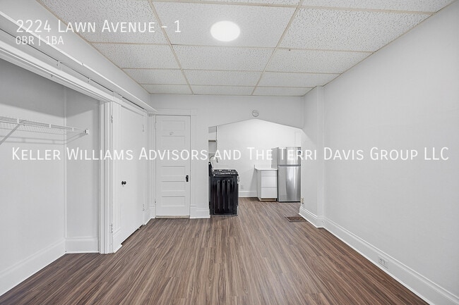 Building Photo - 2224 Lawn Ave