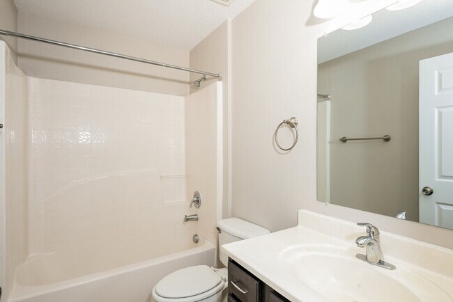 Building Photo - 16945 Corner Bay Ct