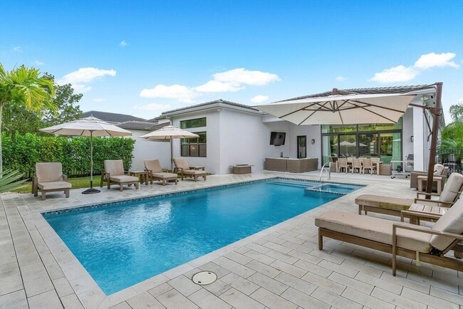 Building Photo - 9109 Fiano Pl