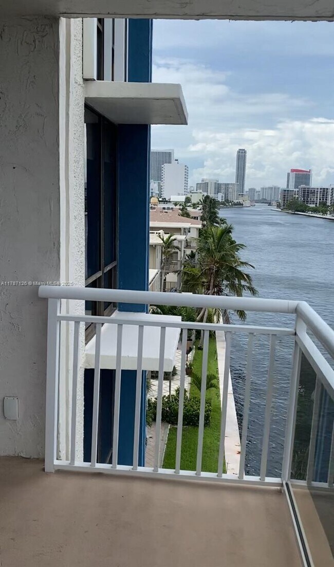 Building Photo - 1600 S Ocean Dr