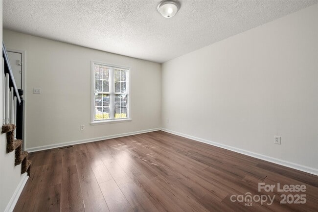 Building Photo - 608 Bethpage Rd