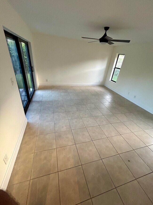 Building Photo - 22822 Pinewood Ct