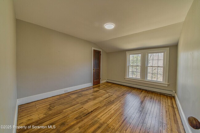 Building Photo - 1332 Lacka Trl