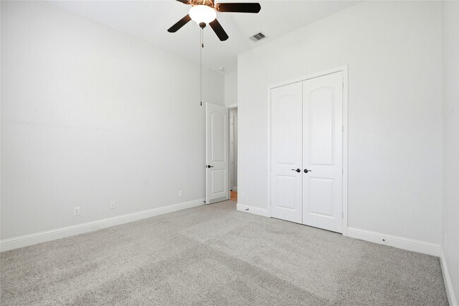 Building Photo - 5818 Fairway Shores Ln