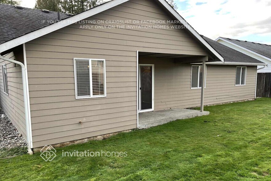 Building Photo - 18511 E Country Club Dr