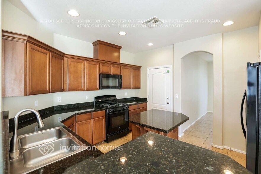 Building Photo - 8117 RedBud Vine St