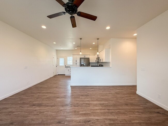Building Photo - 29 Palms Home with Solar