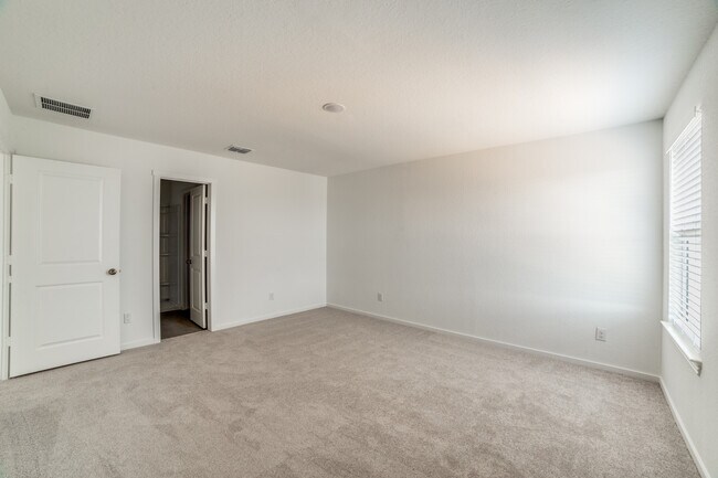 Building Photo - 5202Morgan Crest