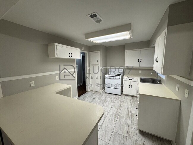 Building Photo - 2364 Coronet Pl