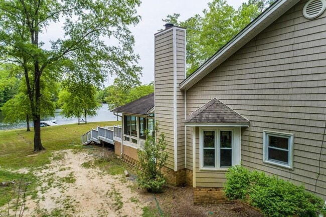Building Photo - 311 Derrick Ln