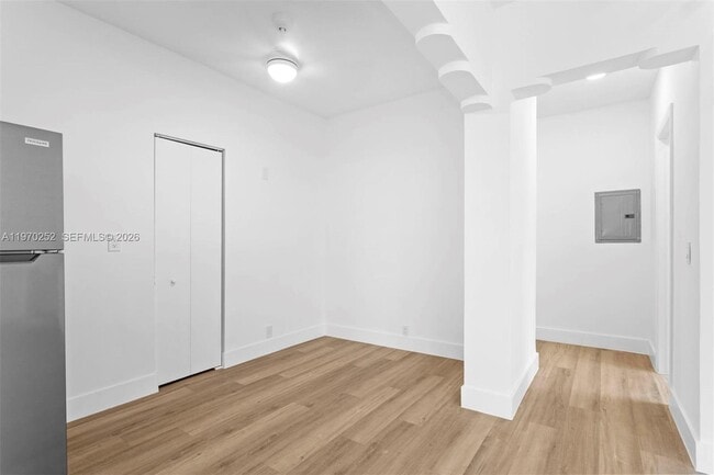 Building Photo - 1044 Michigan Ave