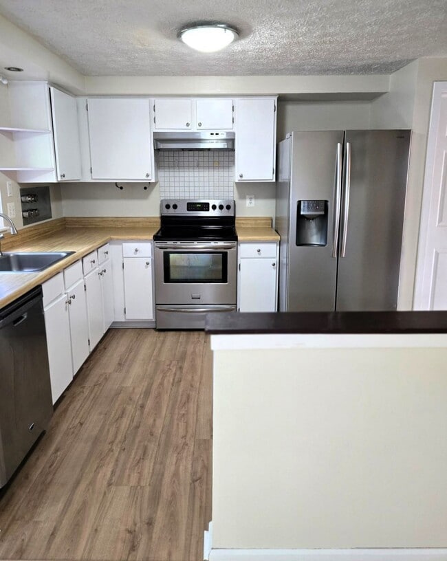 Building Photo - 7808 Butterfield Dr