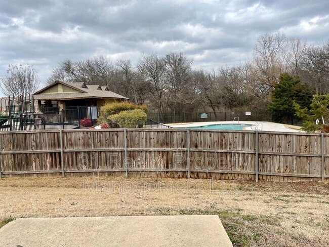Building Photo - 605 Knollwood Trail Ct