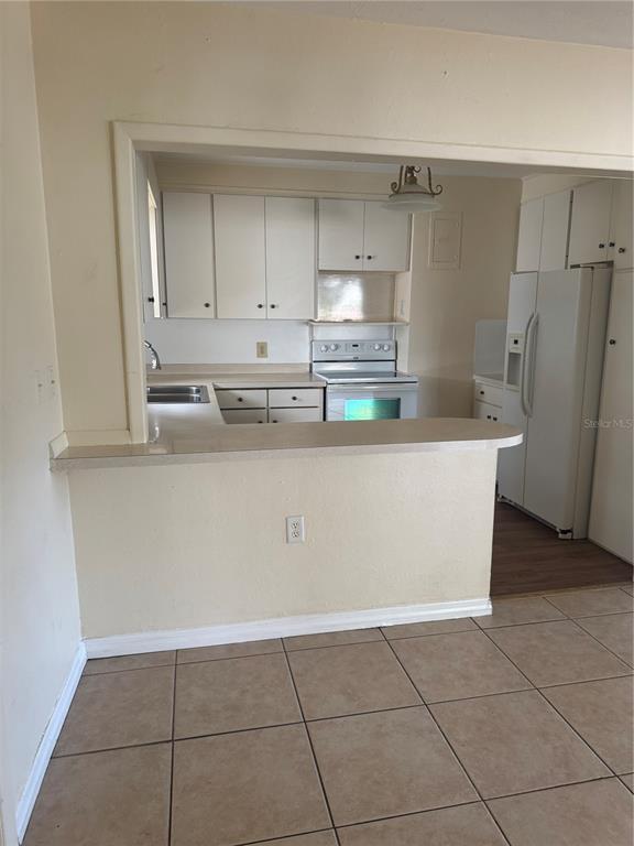 Building Photo - 2311 Bougainvillea St