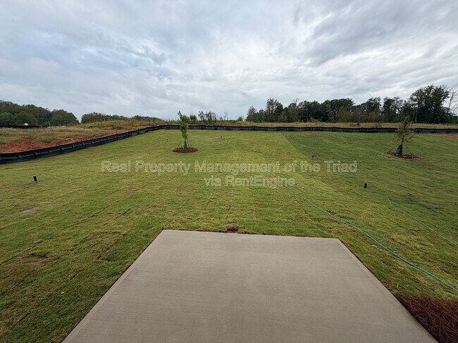 Building Photo - 1784 Mallard Dr