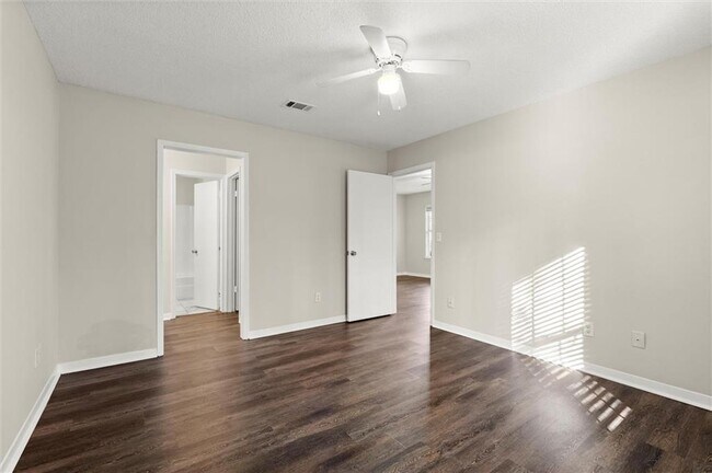 Building Photo - 5058 Jonesboro Rd