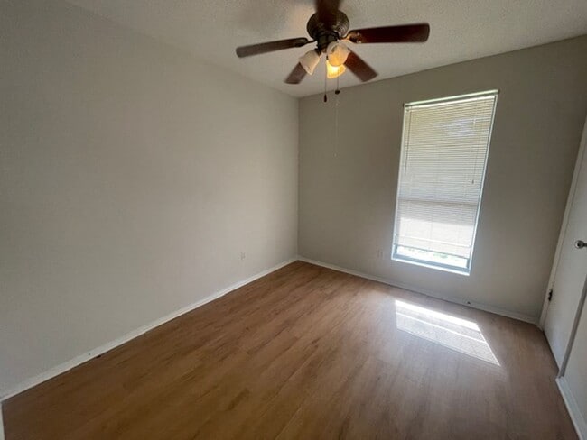 Building Photo - 3849 Ivy Ct