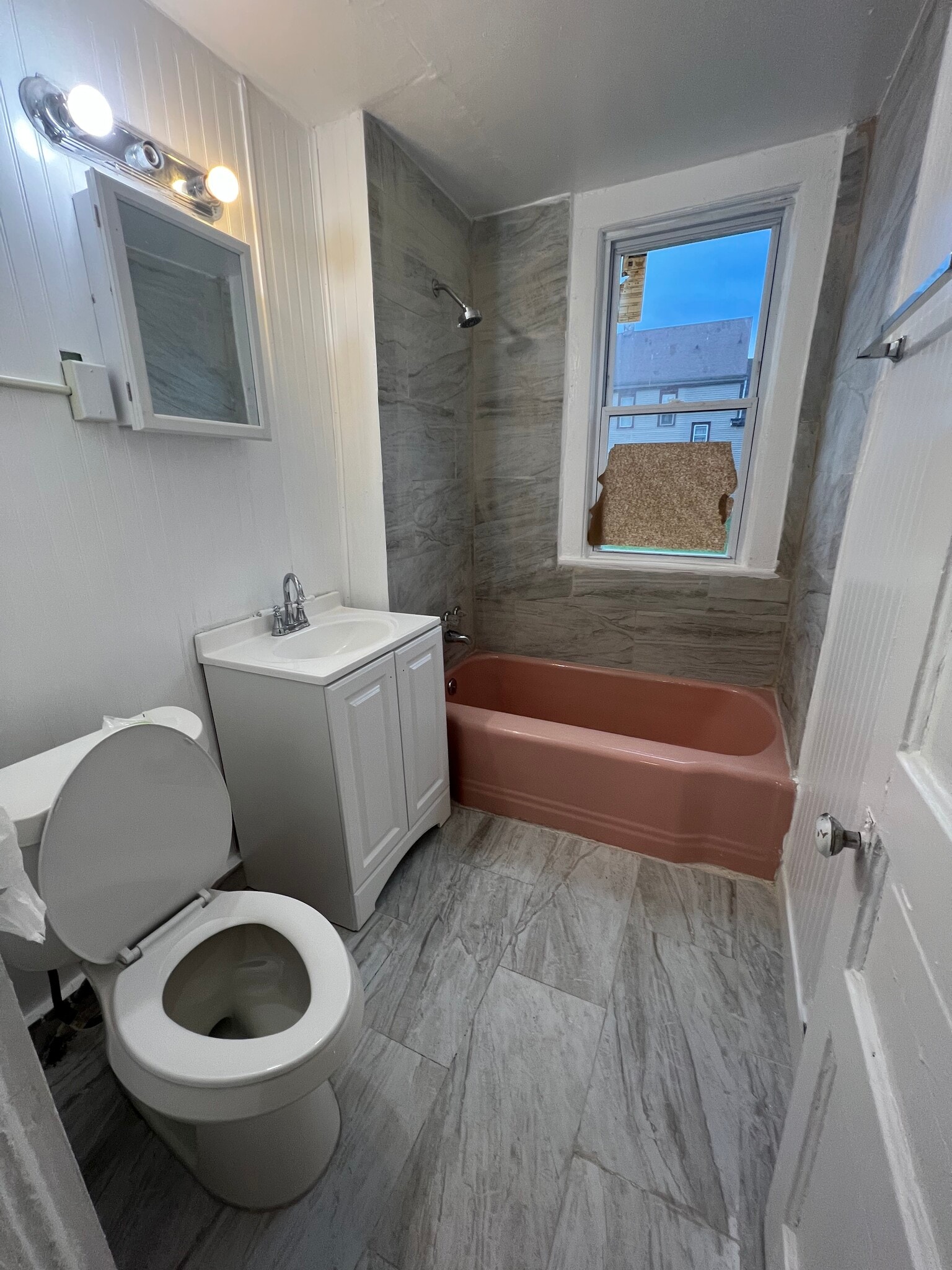 Bathroom - 60 Sidney St