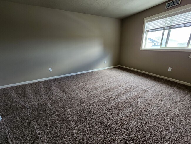 Building Photo - Beautiful West Pasco Home