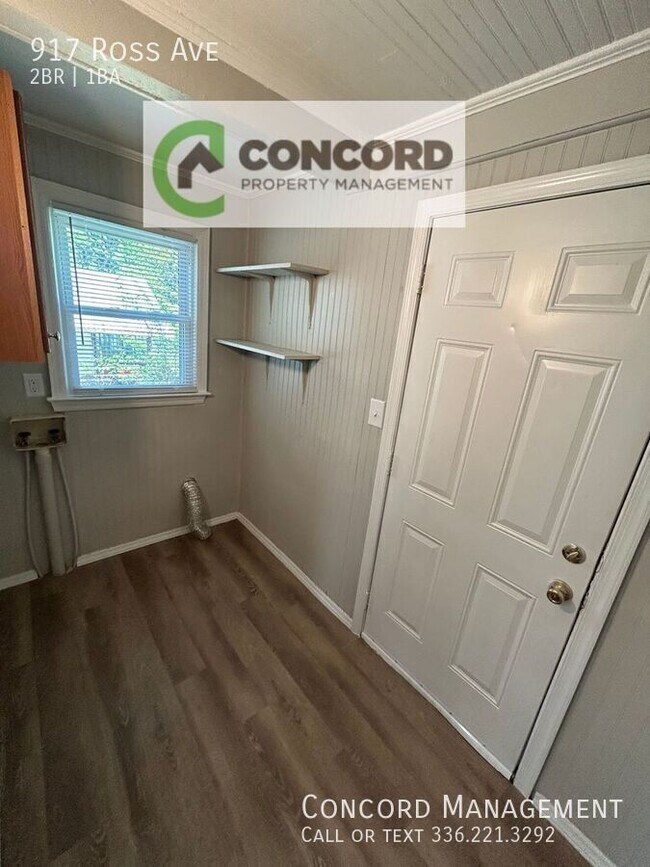 Building Photo - 917 Ross Ave