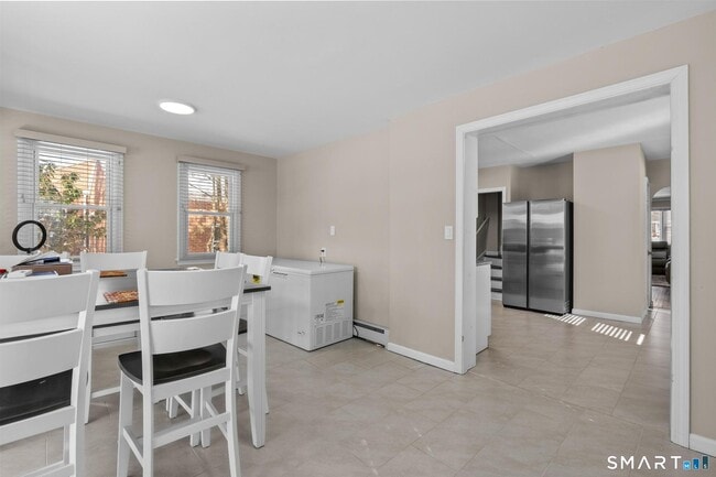 Building Photo - 159 Ridgewood Rd